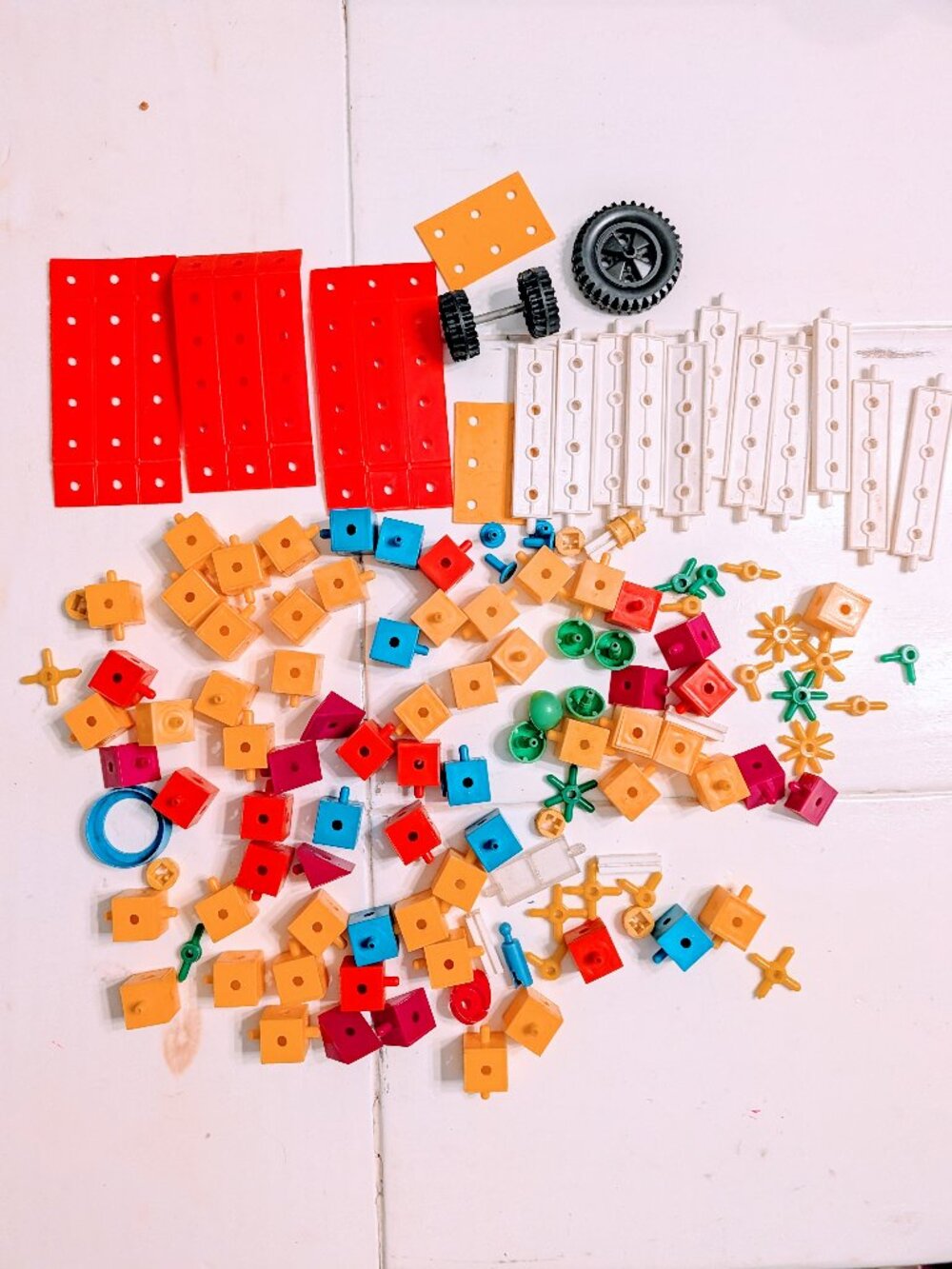 VTG 1967 Mattel Tog'l Construction Building Blocks Lot 100+ Pieces Toys Parts